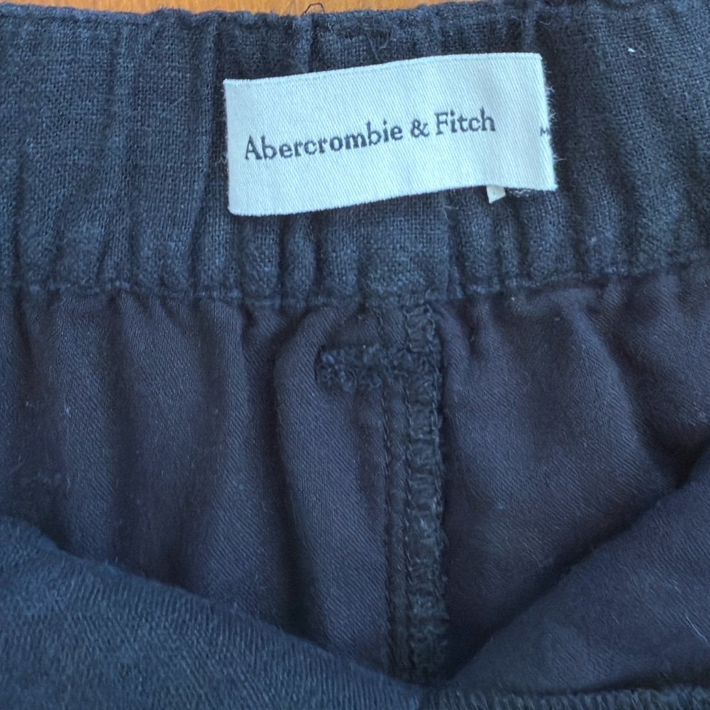 A&F Tailored Linen-Blend Shorts - Picture 3 of 4